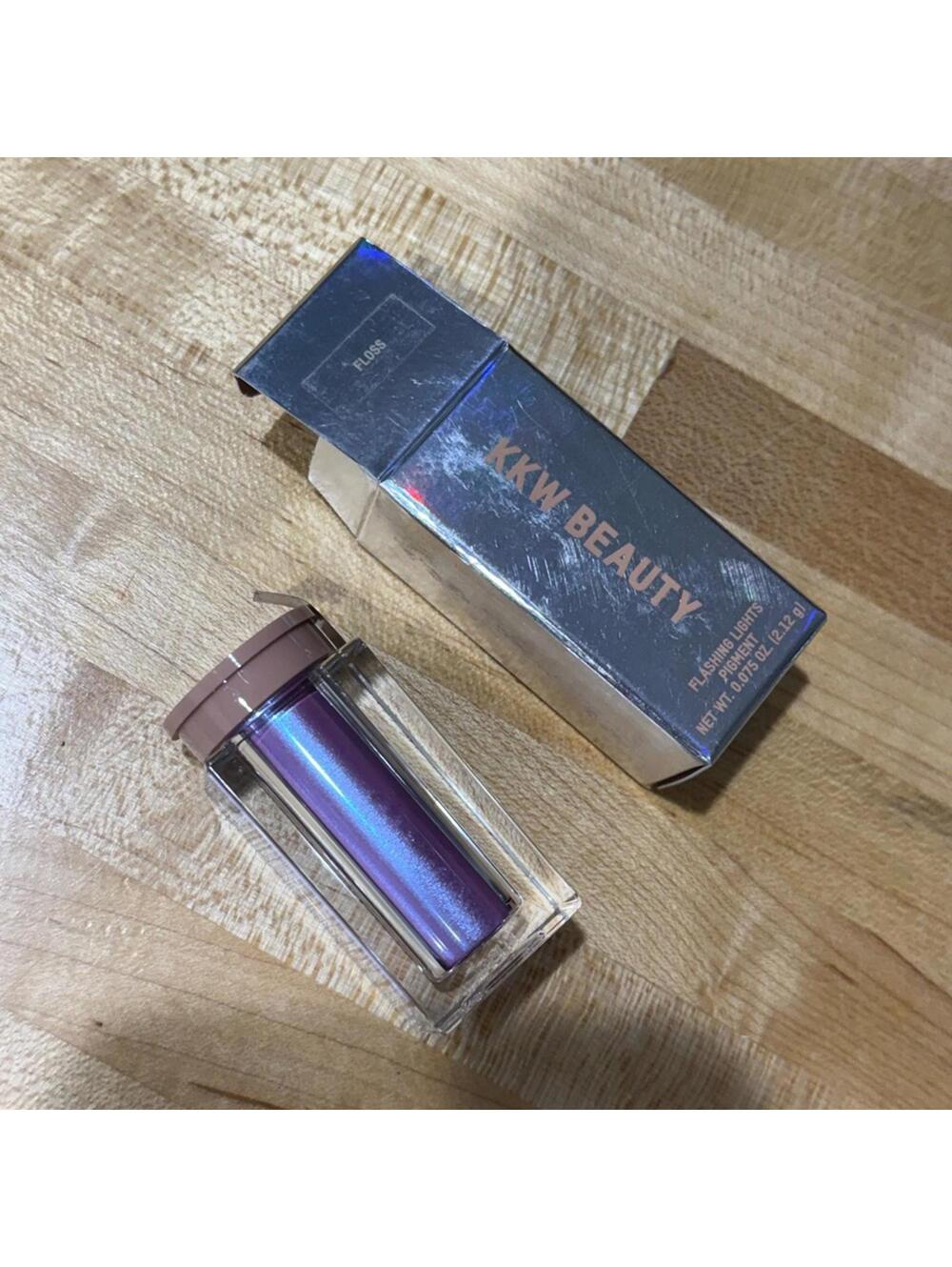 BNIB KKW Flashing Lights Loose Pigment Eyeshadow FLOSS